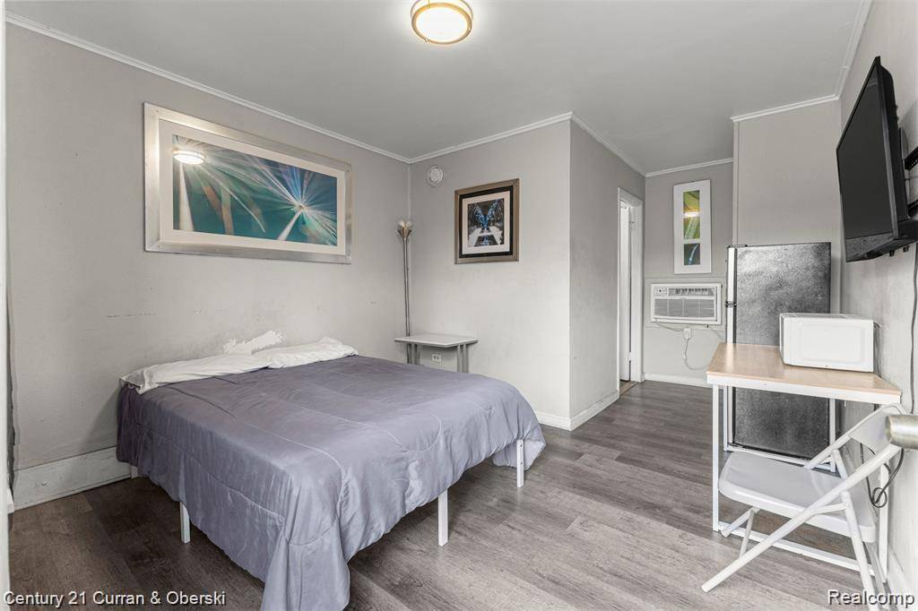 44784 Woodward AVE, Pontiaccity_oakland, MI 48341