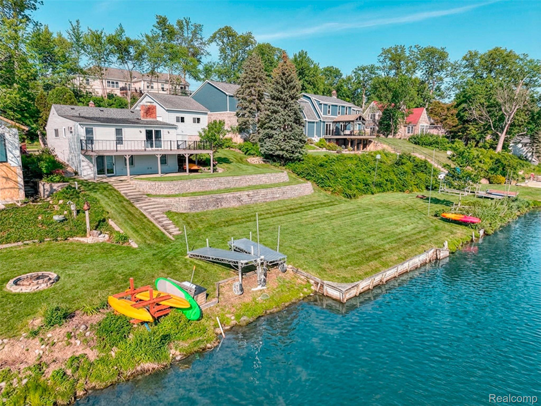 5851 Kinyon DR, Brightontownship_livingston, MI 48116