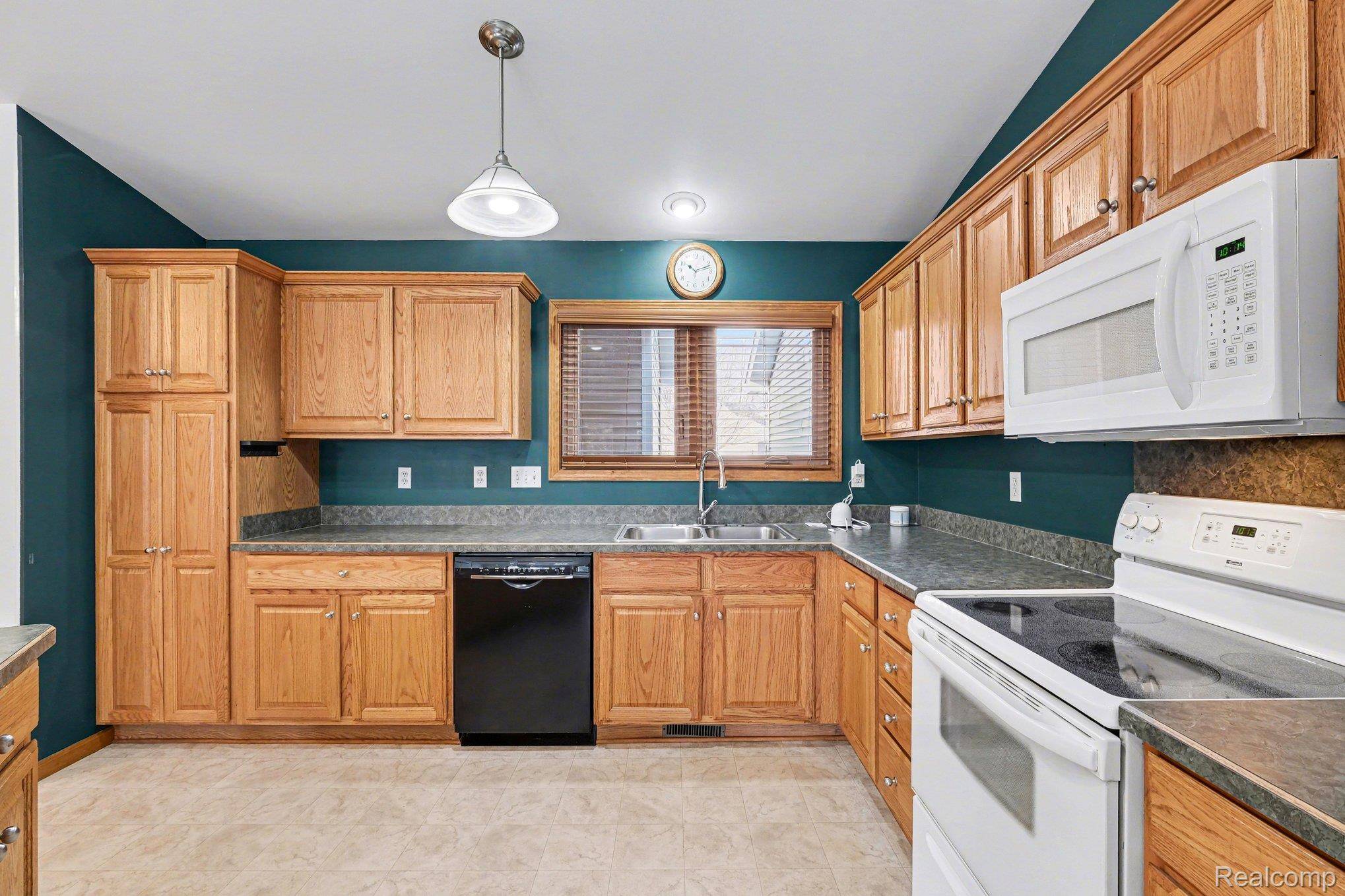 1136 Jenna DR, Davison Township, MI 48423