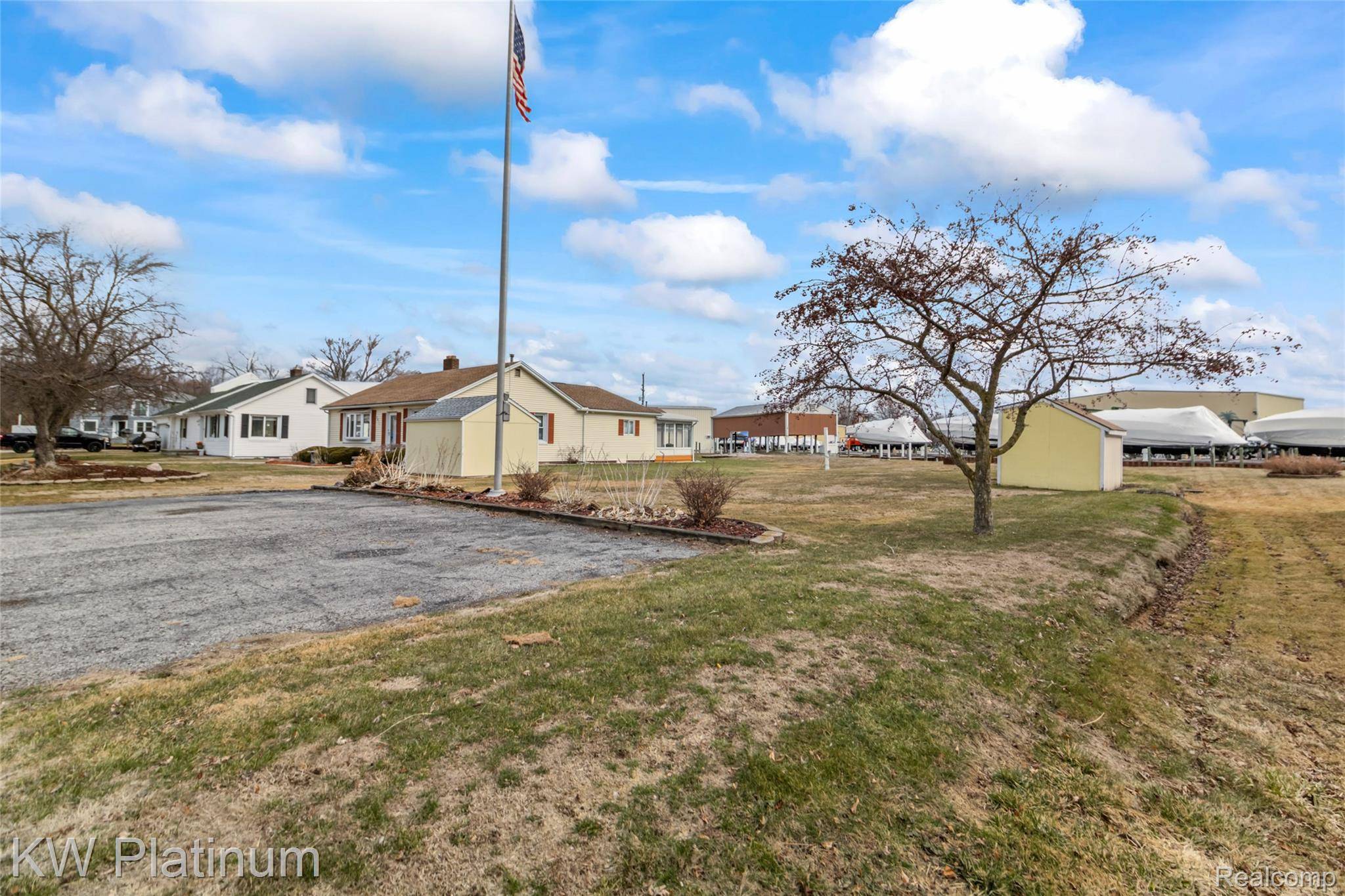 7825 Alexandria DR, Iratownship_stclair, MI 48023