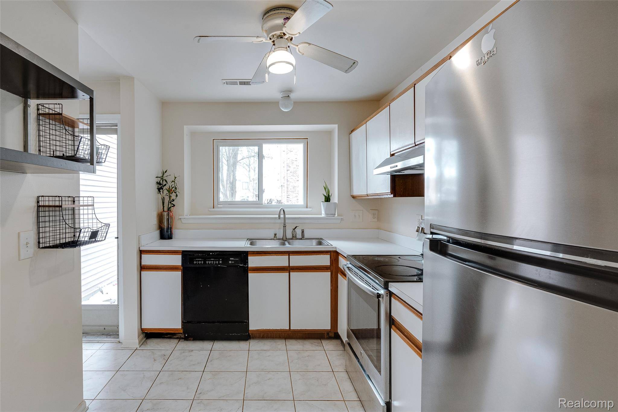 42739 Lilley Pointe DR, Cantonchartertownship_wayne, MI 48187