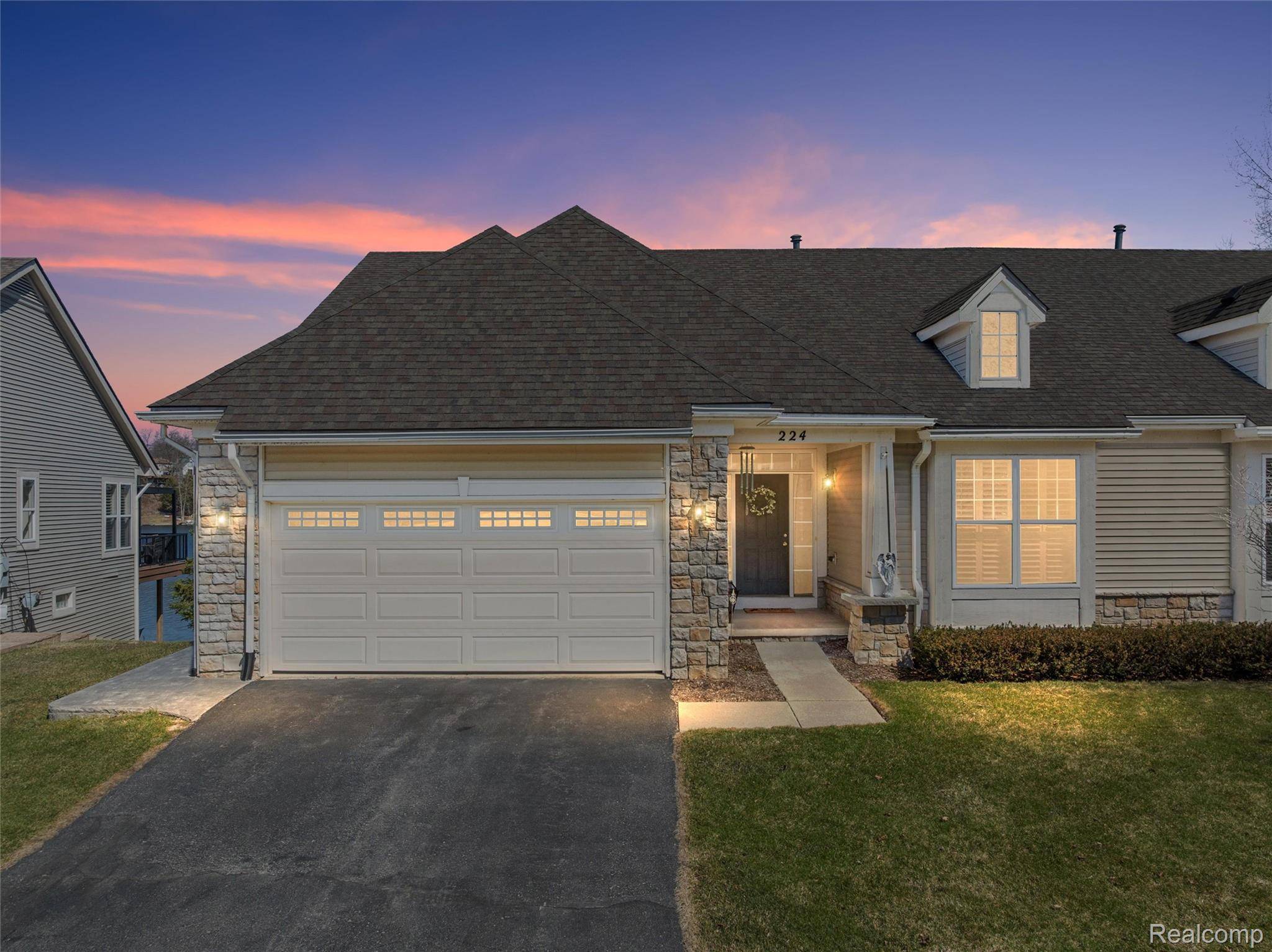 224 Stony Lake DR, Oxfordchartertownship_oakland, MI 48371