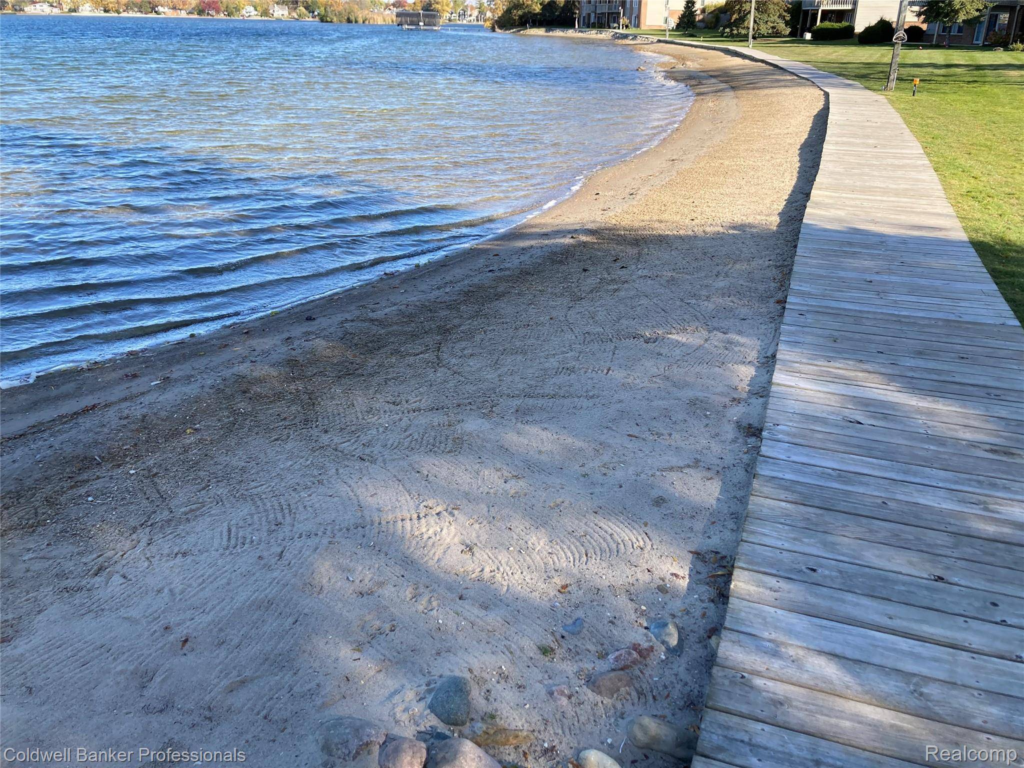 3436 Adams Shore DR, Waterfordchartertownship_oakland, MI 48329