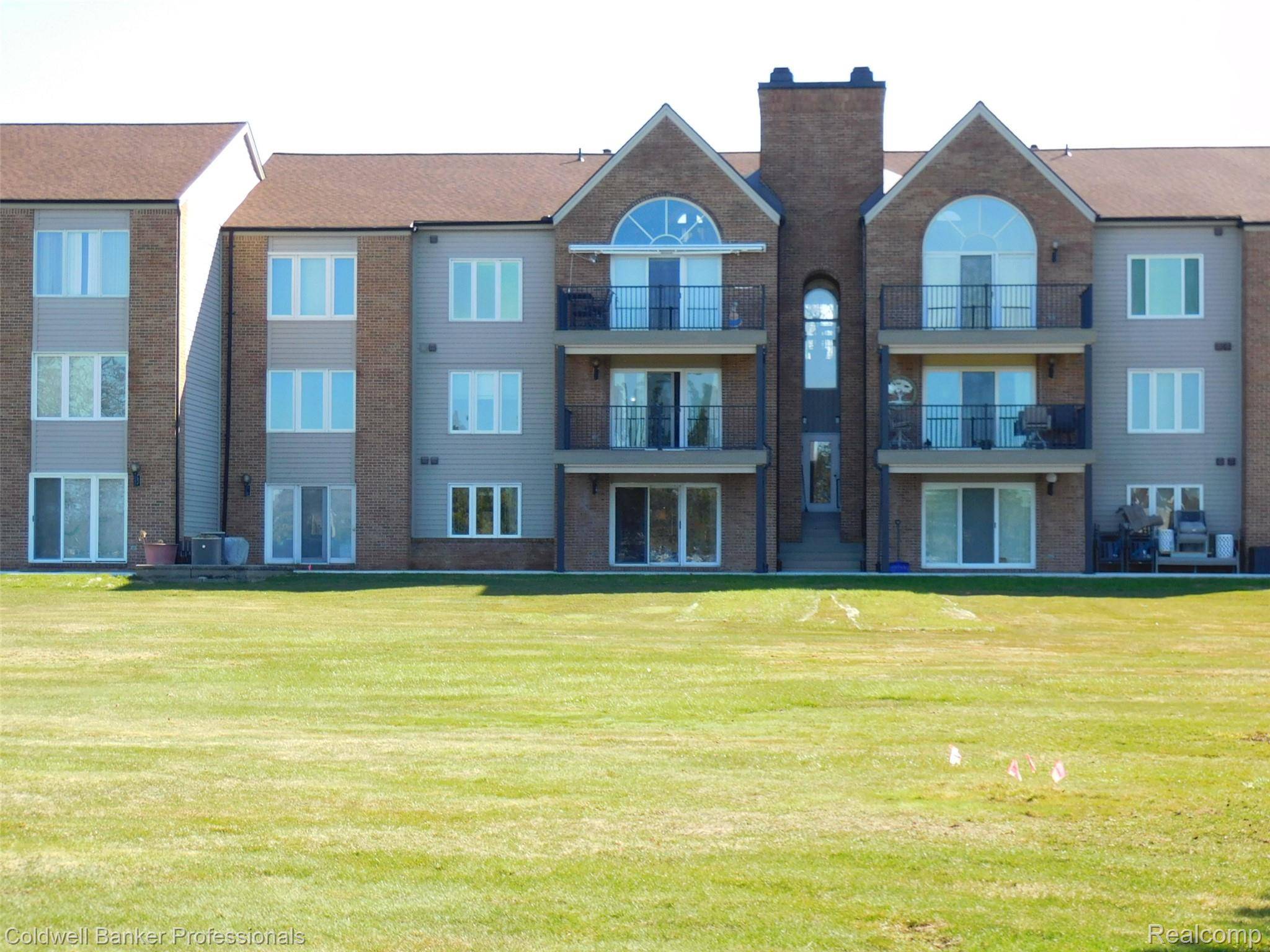 3436 Adams Shore DR, Waterfordchartertownship_oakland, MI 48329