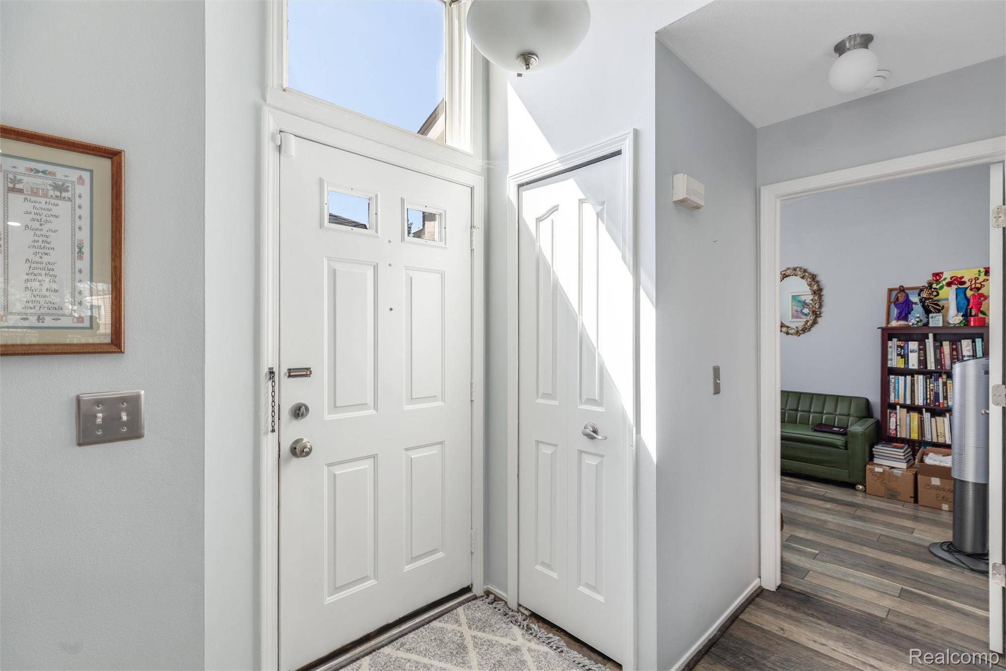 405 Ravencrest LN, Westlandcity_wayne, MI 48185