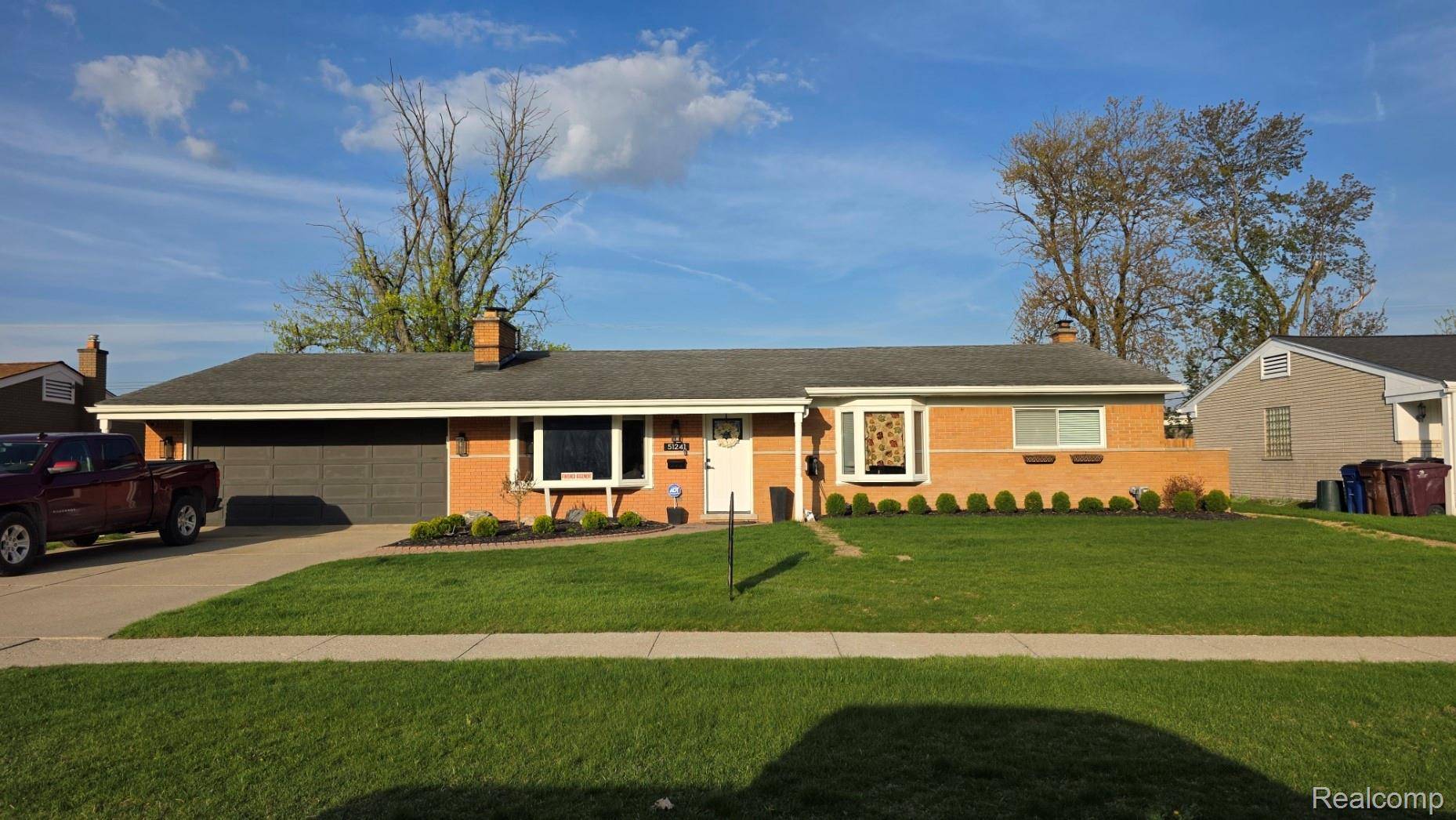 51241 Kingwood DR, Shelby Charter Township, MI 48316