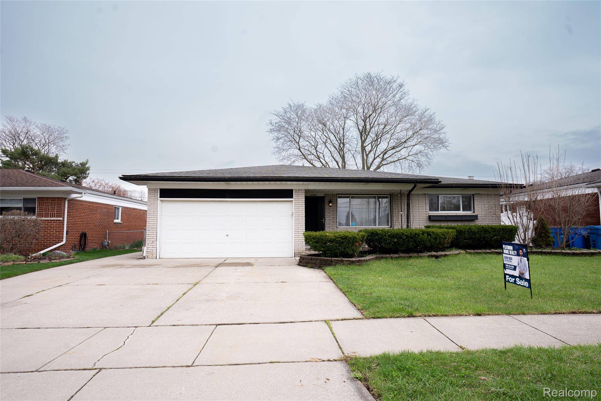 32514 Gainsborough DR, Warren, MI 48088