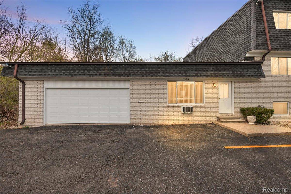 384 Drahner #C13, Oxfordchartertownship_oakland, MI 48371