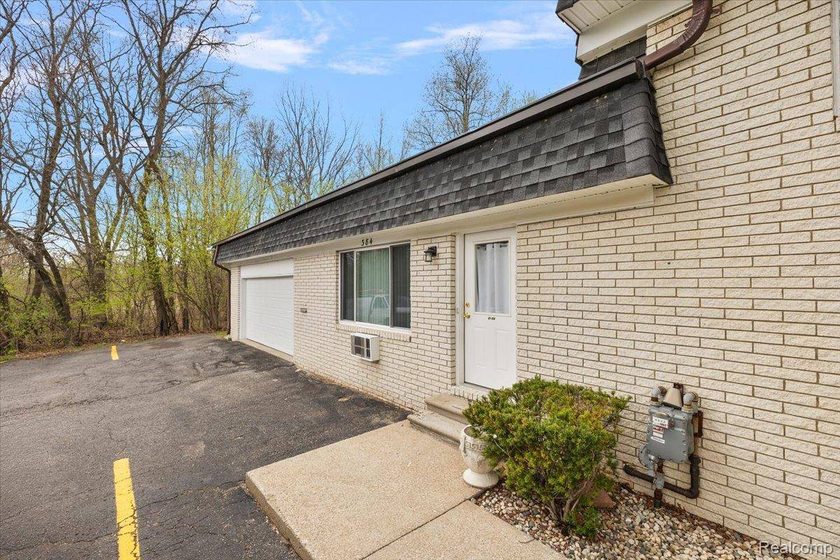 384 Drahner #C13, Oxfordchartertownship_oakland, MI 48371