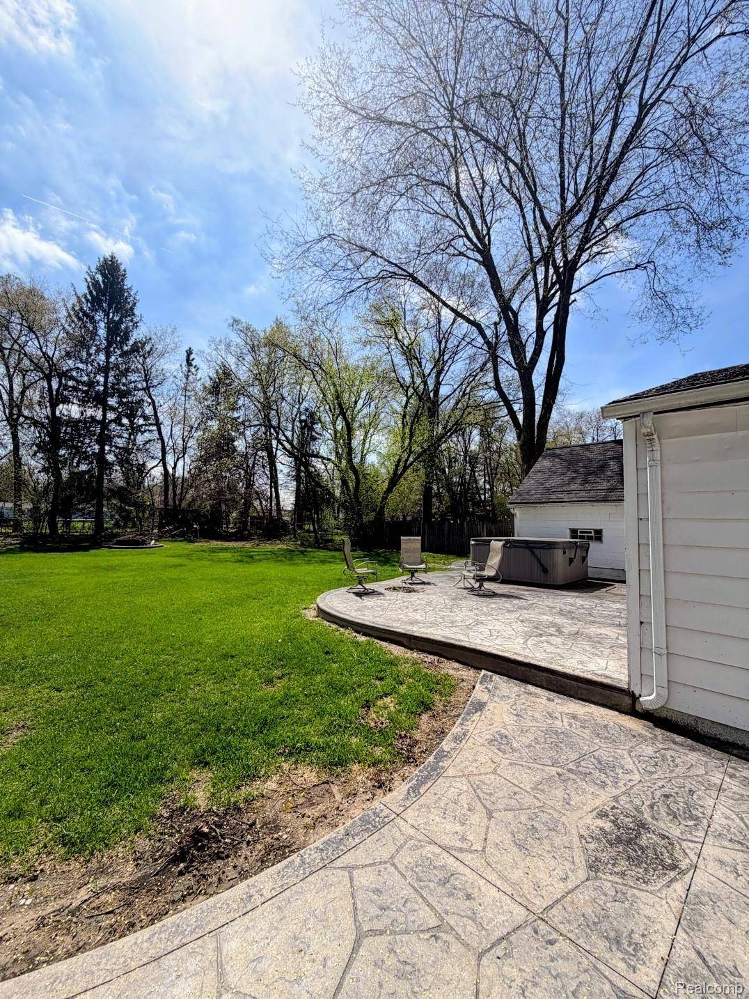 8420 Pacton DR, Shelby Charter Township, MI 48317