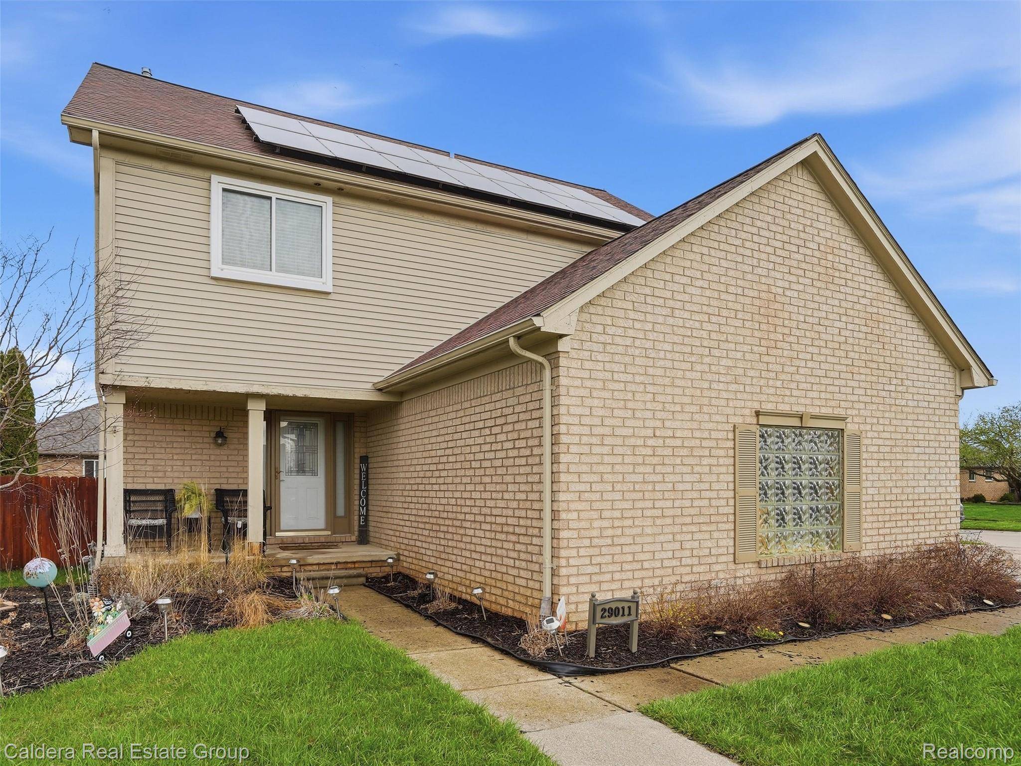 29011 Oakmont DR, Chesterfield Township, MI 48051