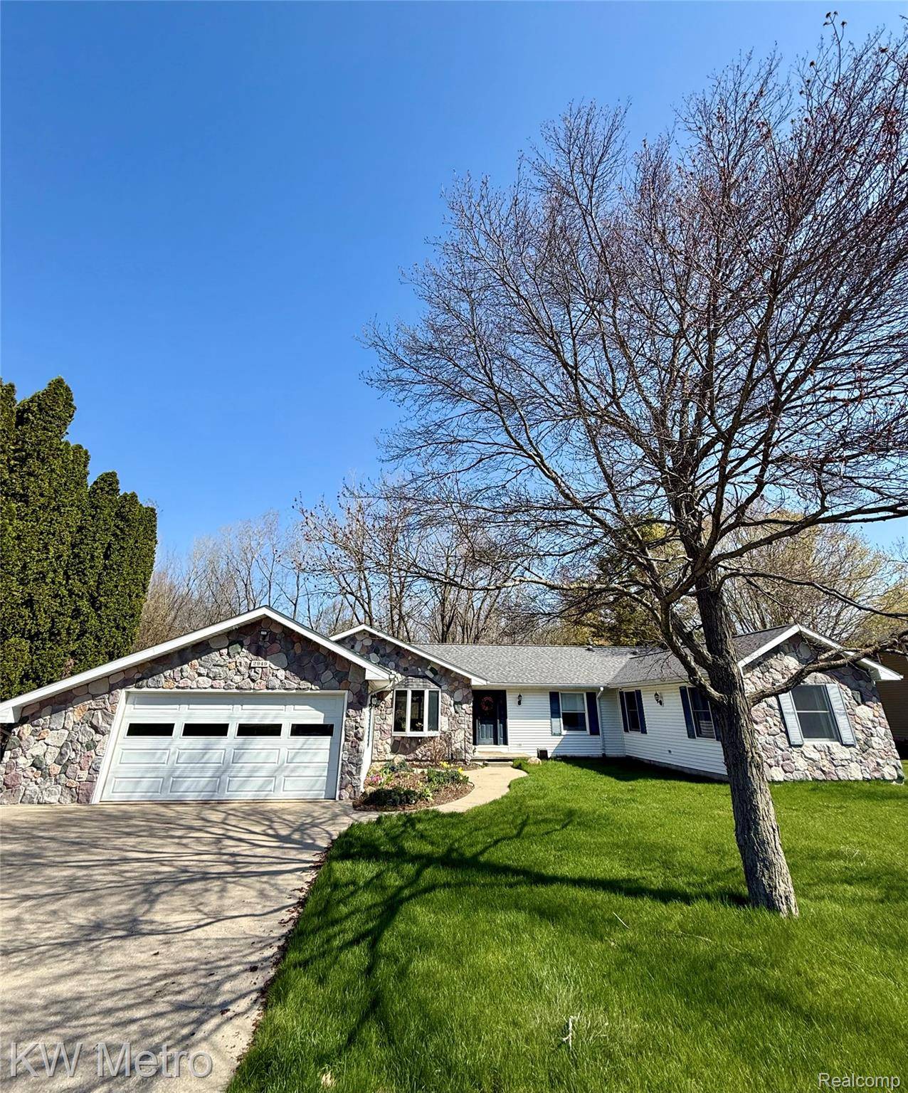 2949 E Hillside DR, Ingersoll Township, MI 48640