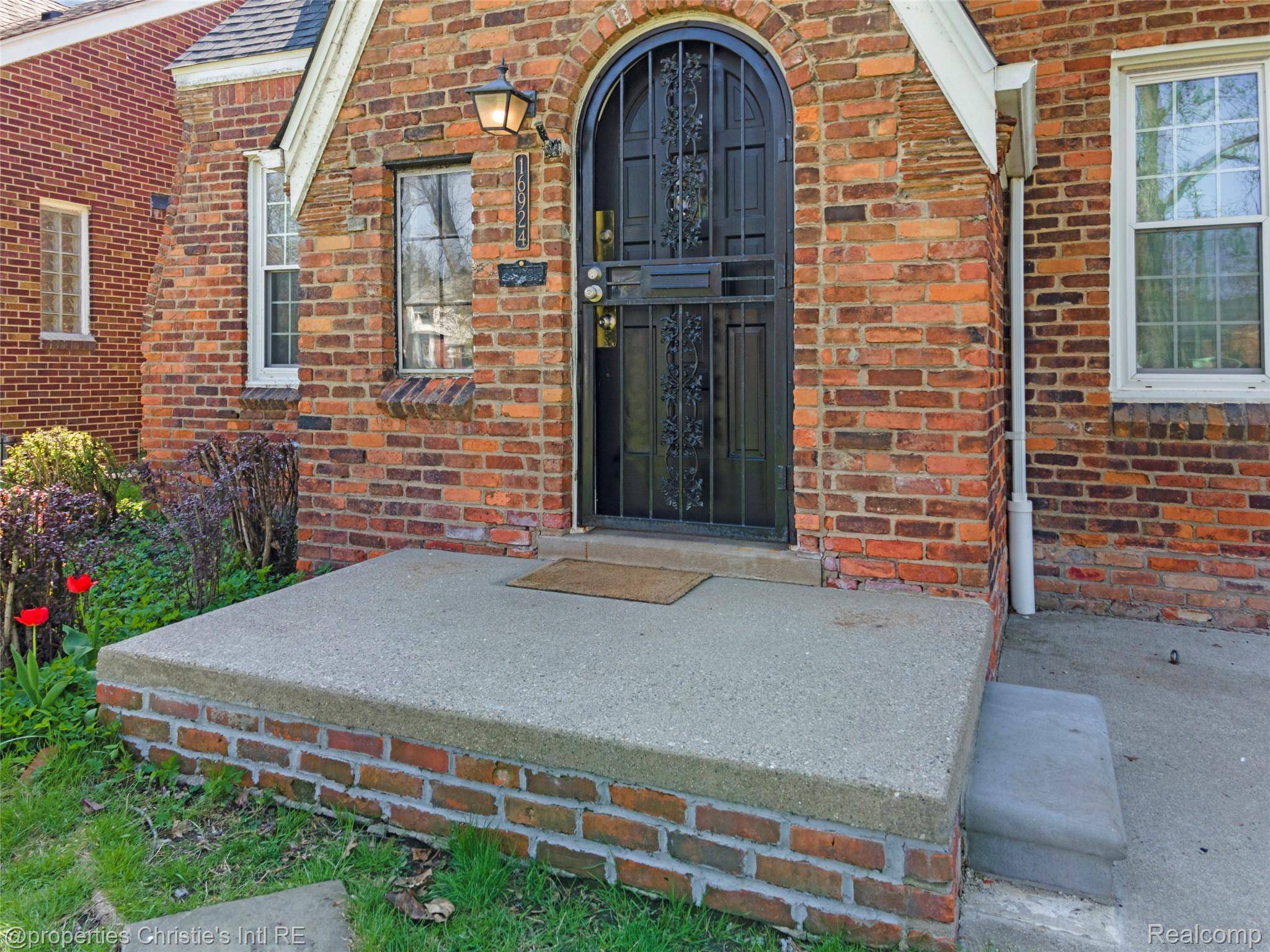 16924 Chandler Park DR, Detroit, MI 48224