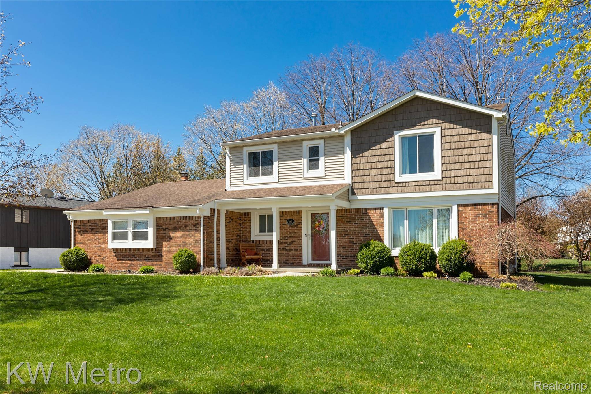 5267 Winchester DR, Troy, MI 48085
