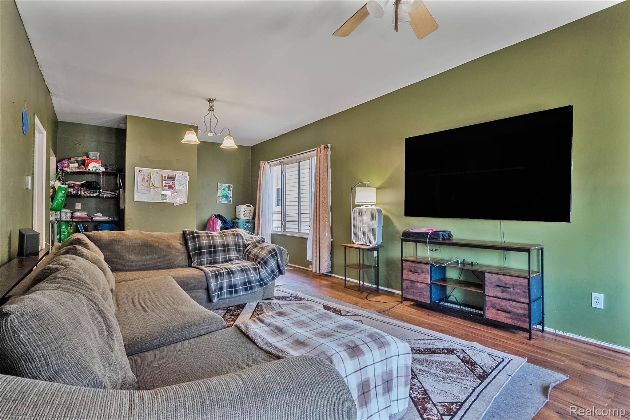 2422 Commor ST, Hamtramckcity_wayne, MI 48212