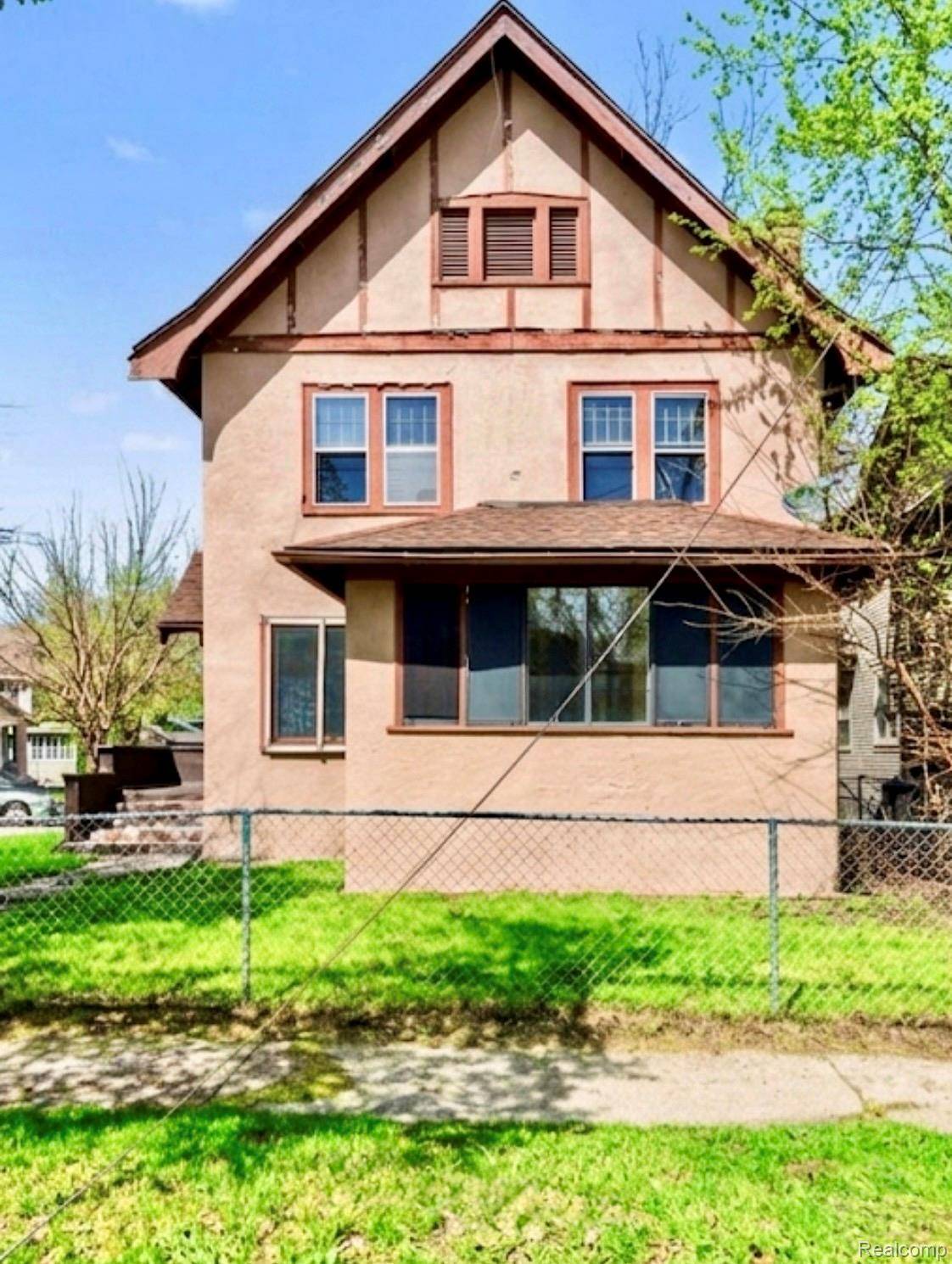 704 STUART AVE, Kalamazoo, MI 49007