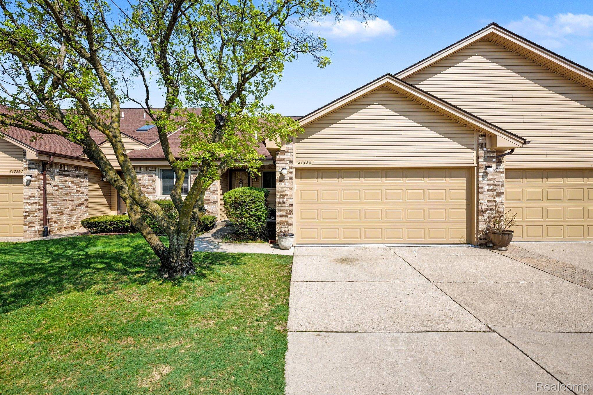 41326 Ambercrest DR, Sterlingheightscity_macomb, MI 48314