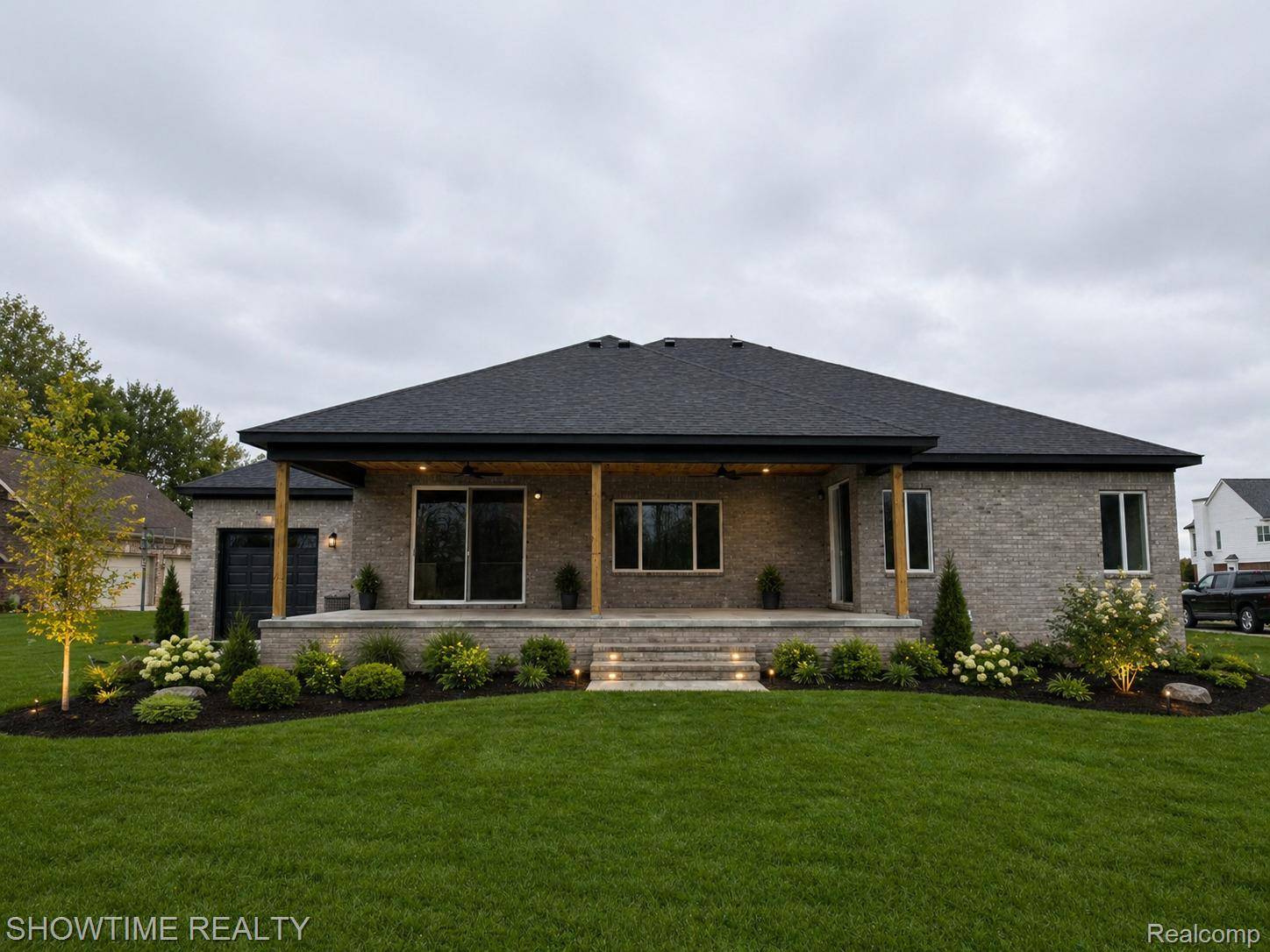 68125 Lake Angela DR, Richmond, MI 48062