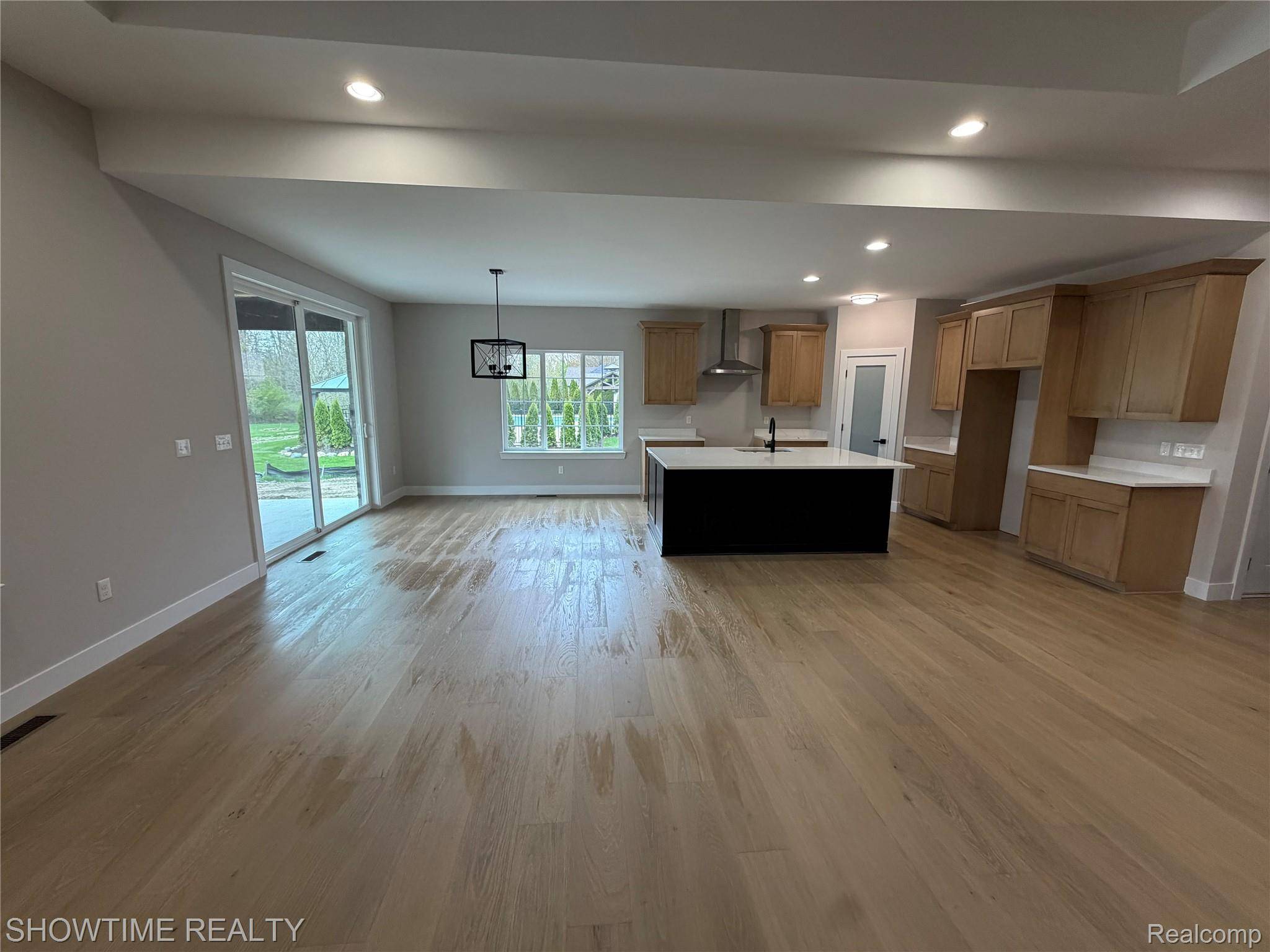 68125 Lake Angela DR, Richmond, MI 48062