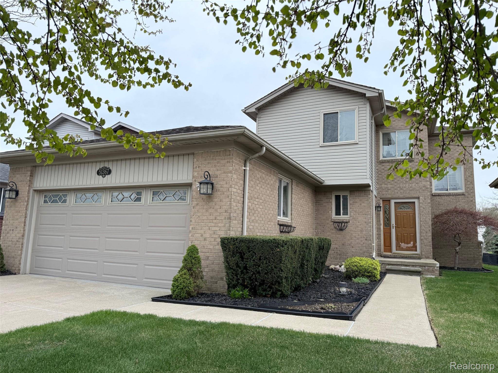 51367 D W Seaton DR, Chesterfieldtownship_macomb, MI 48047