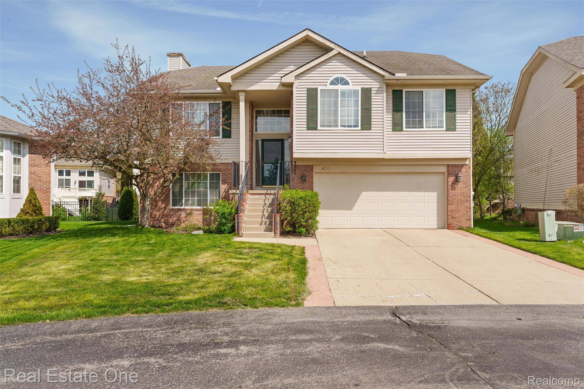 4721 Carrington DR, Oaklandchartertownship_oakland, MI 48306