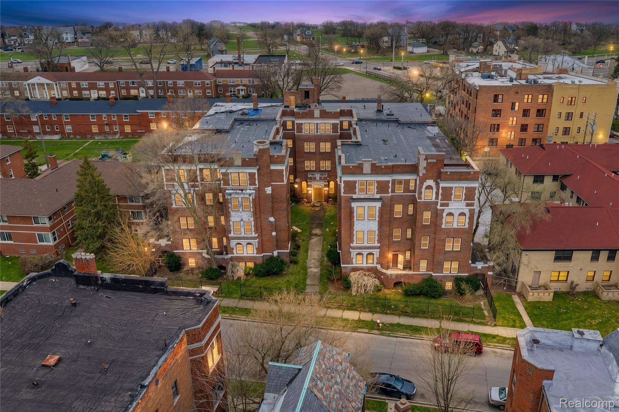 725 Whitmore RD, Detroitcity_wayne, MI 48203