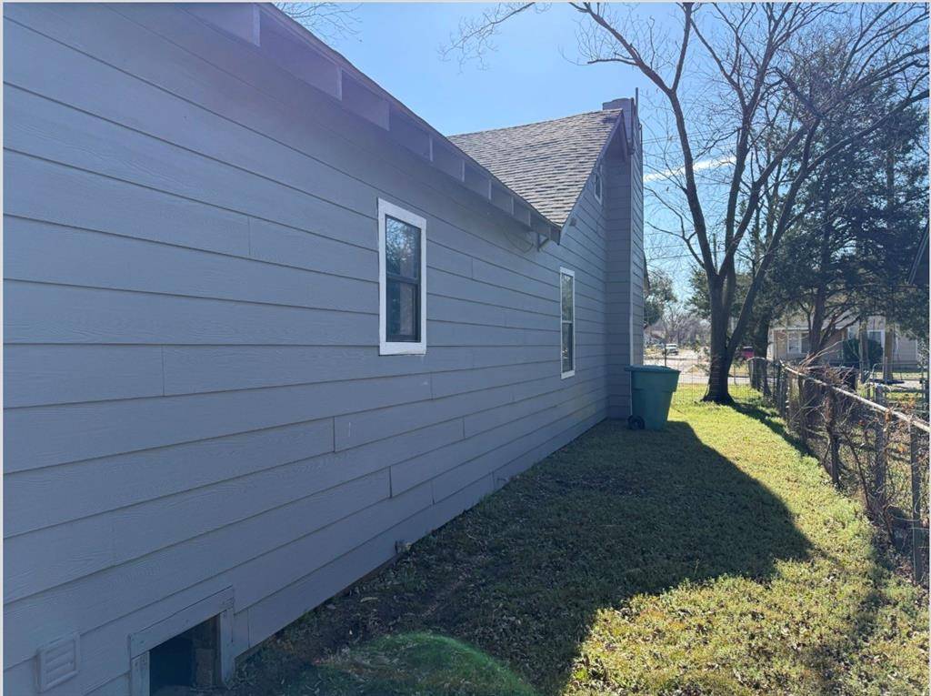 1027 E Lamar Street, Sherman, TX 75090