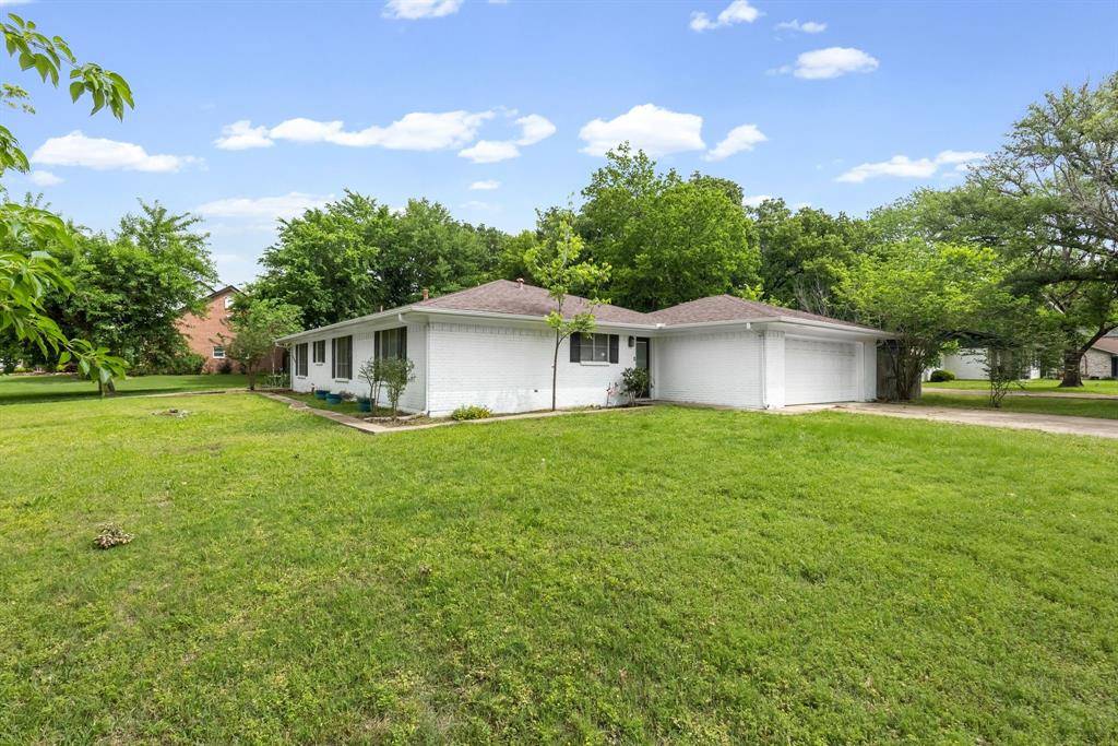 2906 Tanglewood Drive, Commerce, TX 75428