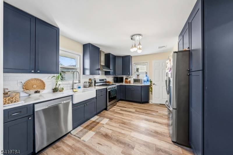 162 Rutherford Ave, Woodbridge Twp., NJ 07095