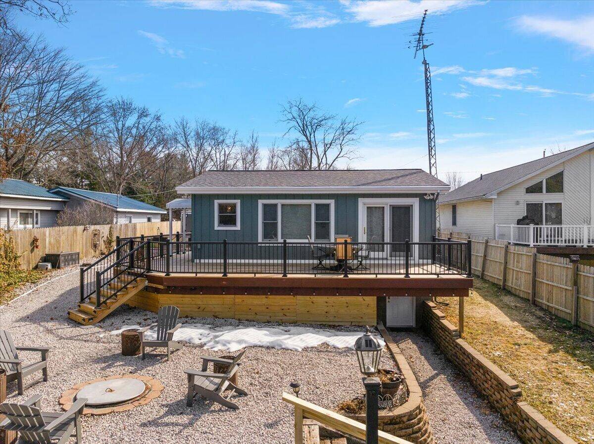 6185 E Dave ST, Big Prairie Twp, MI 49337
