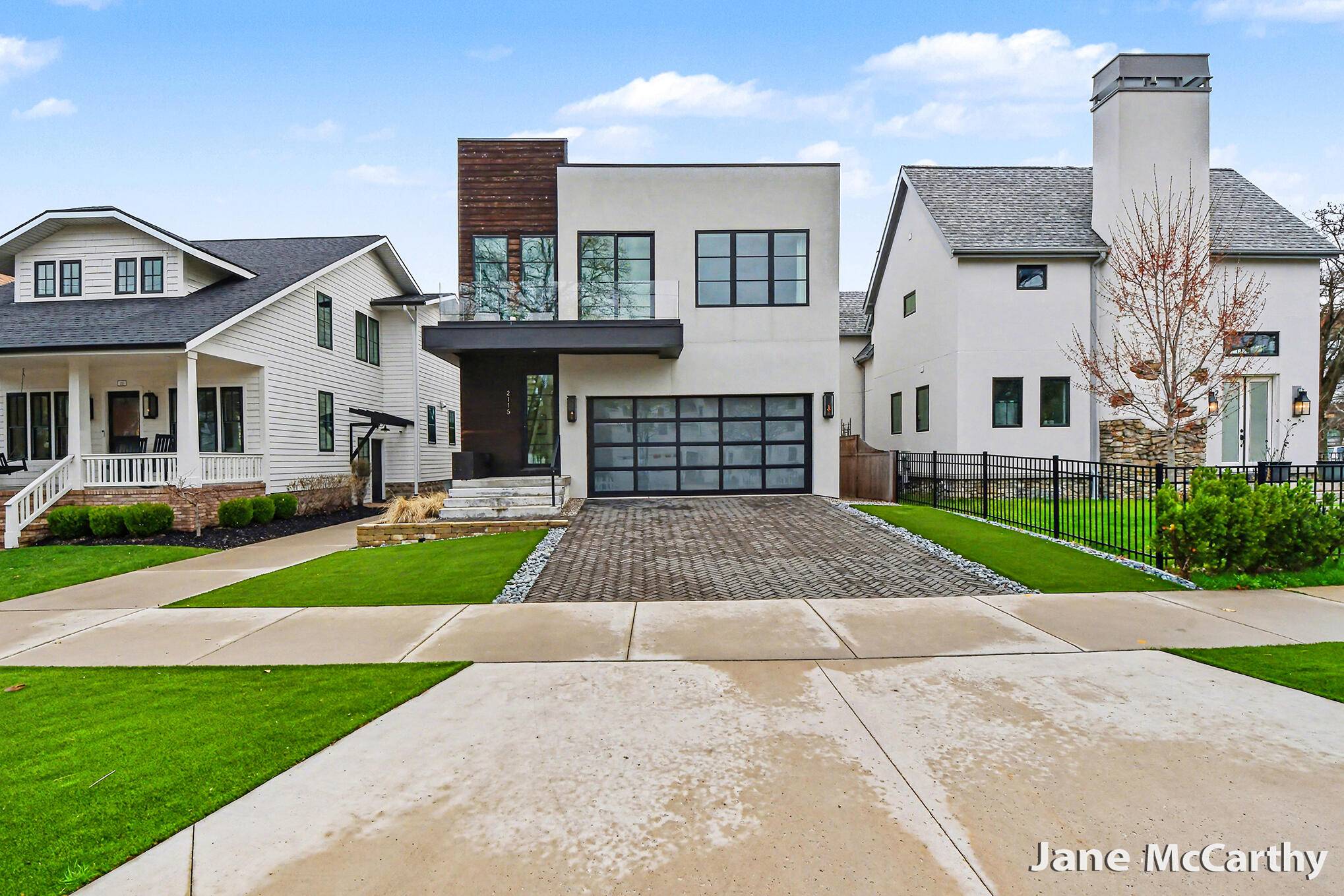 2115 Lake DR SE, East Grand Rapids, MI 49506