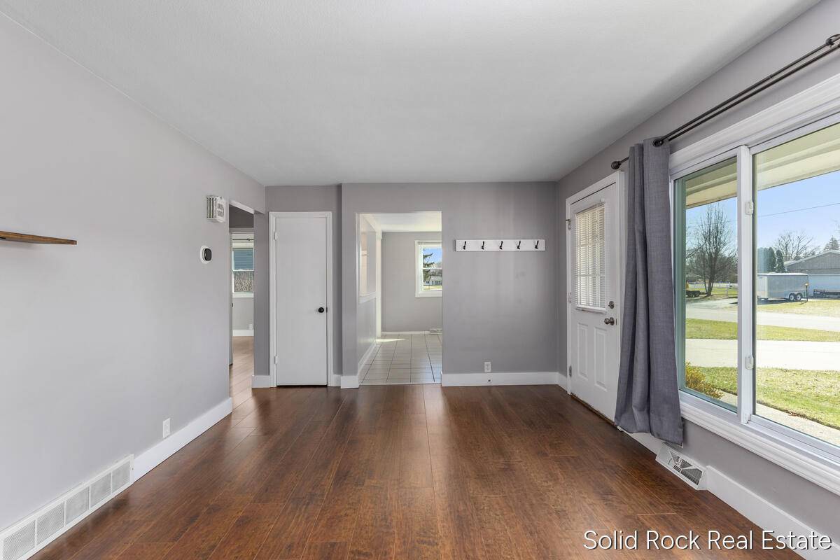 5817 Country View DR, Allendalechartertownship_ottawa, MI 49401