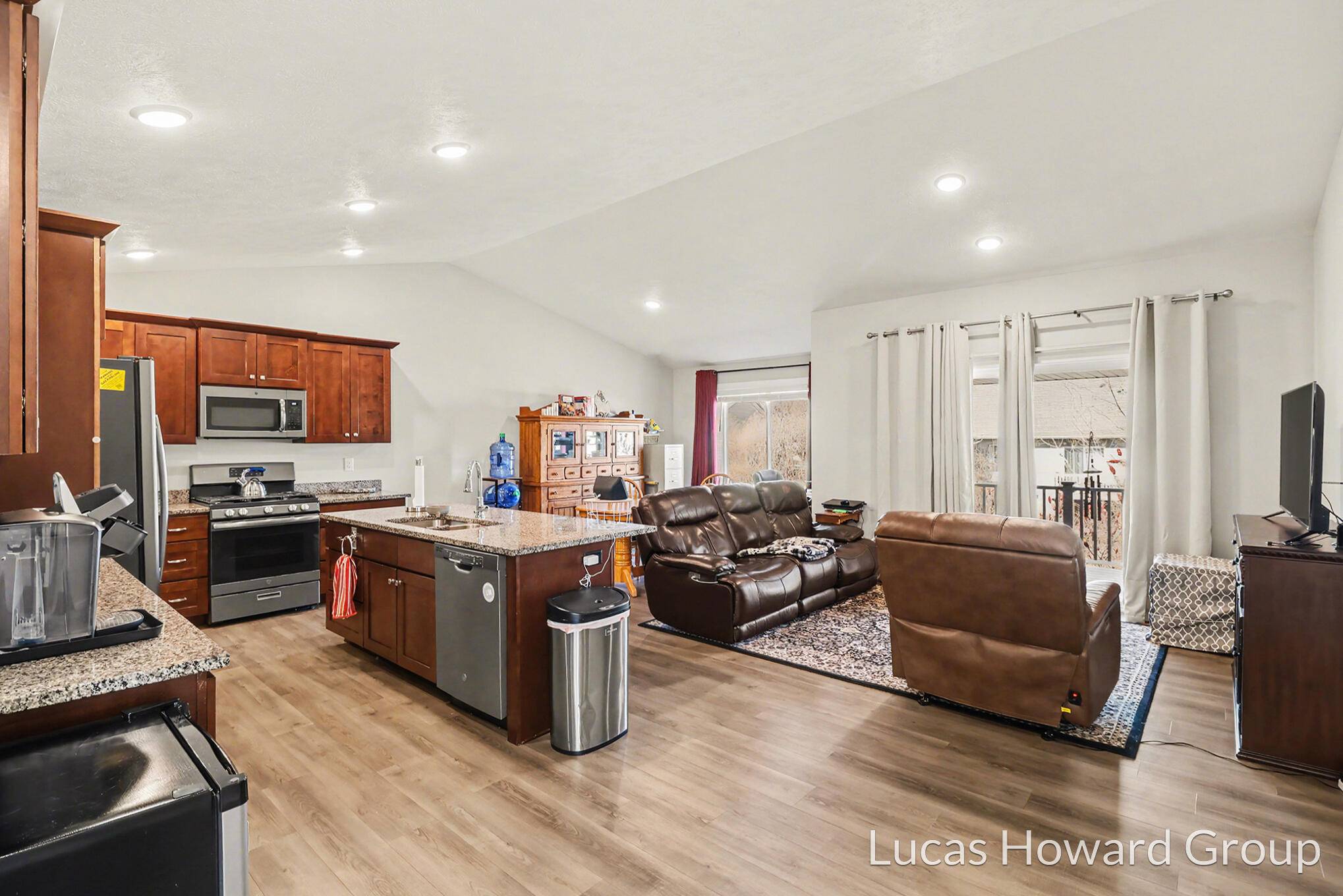 1249 S Village CIR, Oshtemochartertownship_kalamazoo, MI 49009