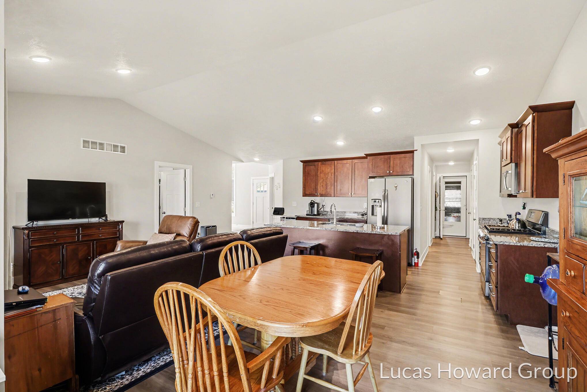 1249 S Village CIR, Oshtemochartertownship_kalamazoo, MI 49009