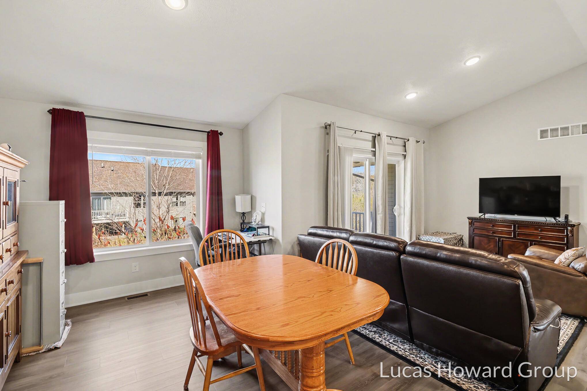 1249 S Village CIR, Oshtemochartertownship_kalamazoo, MI 49009