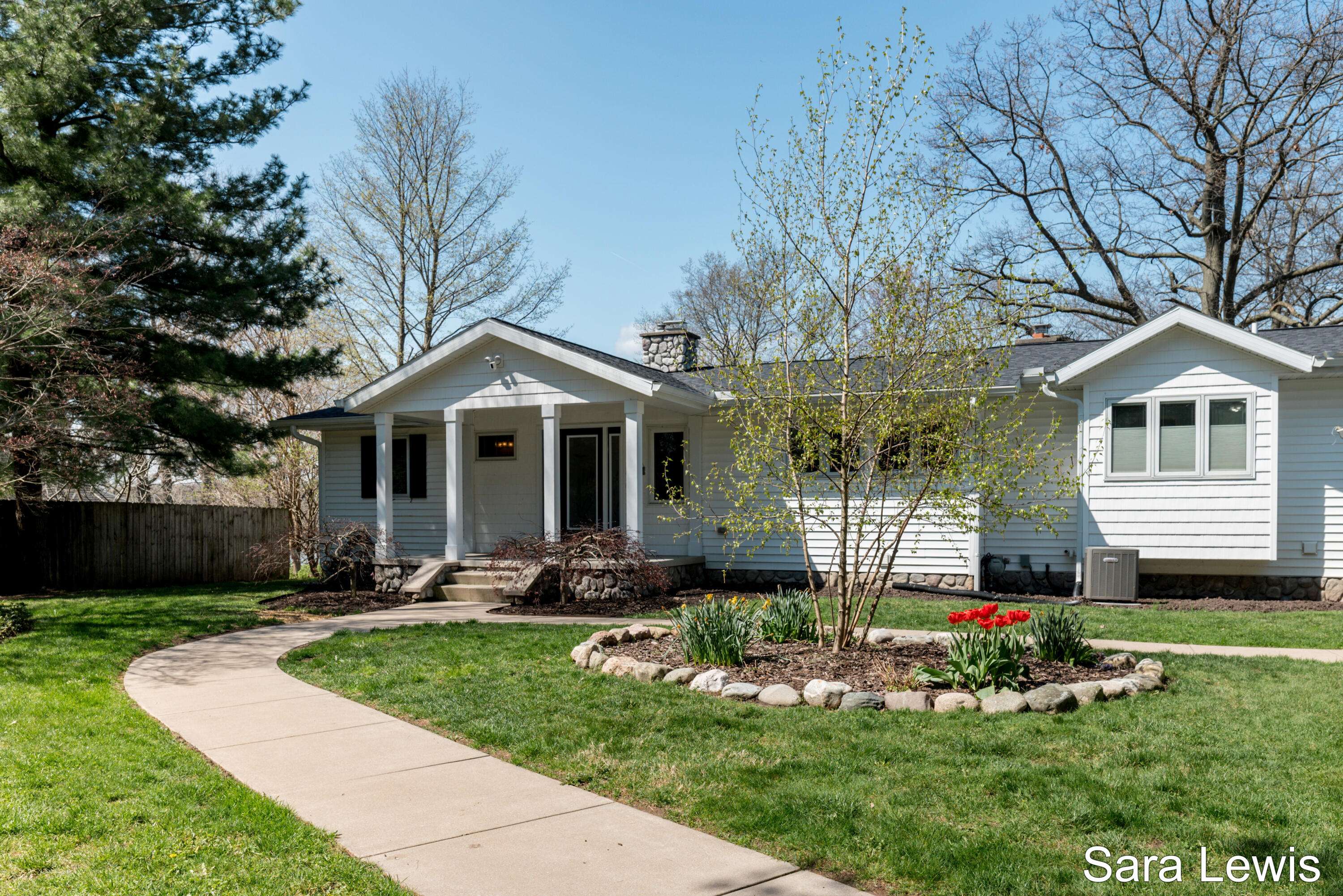 15710 Rich LN, Prairieville Twp, MI 49060