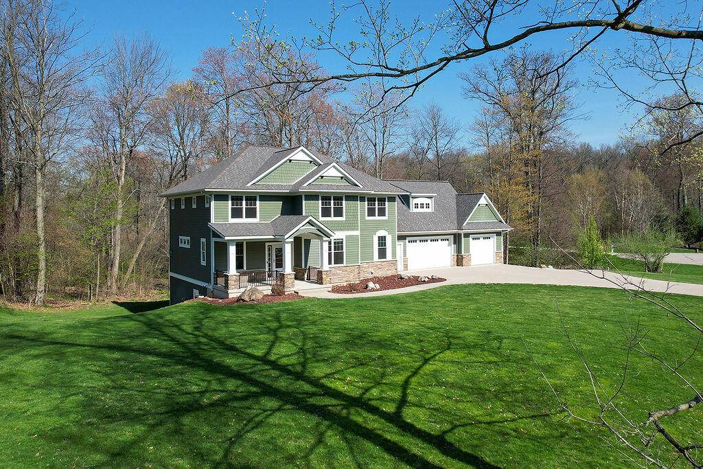 7117 Anchorage CT SE, Caledonia Twp, MI 49316