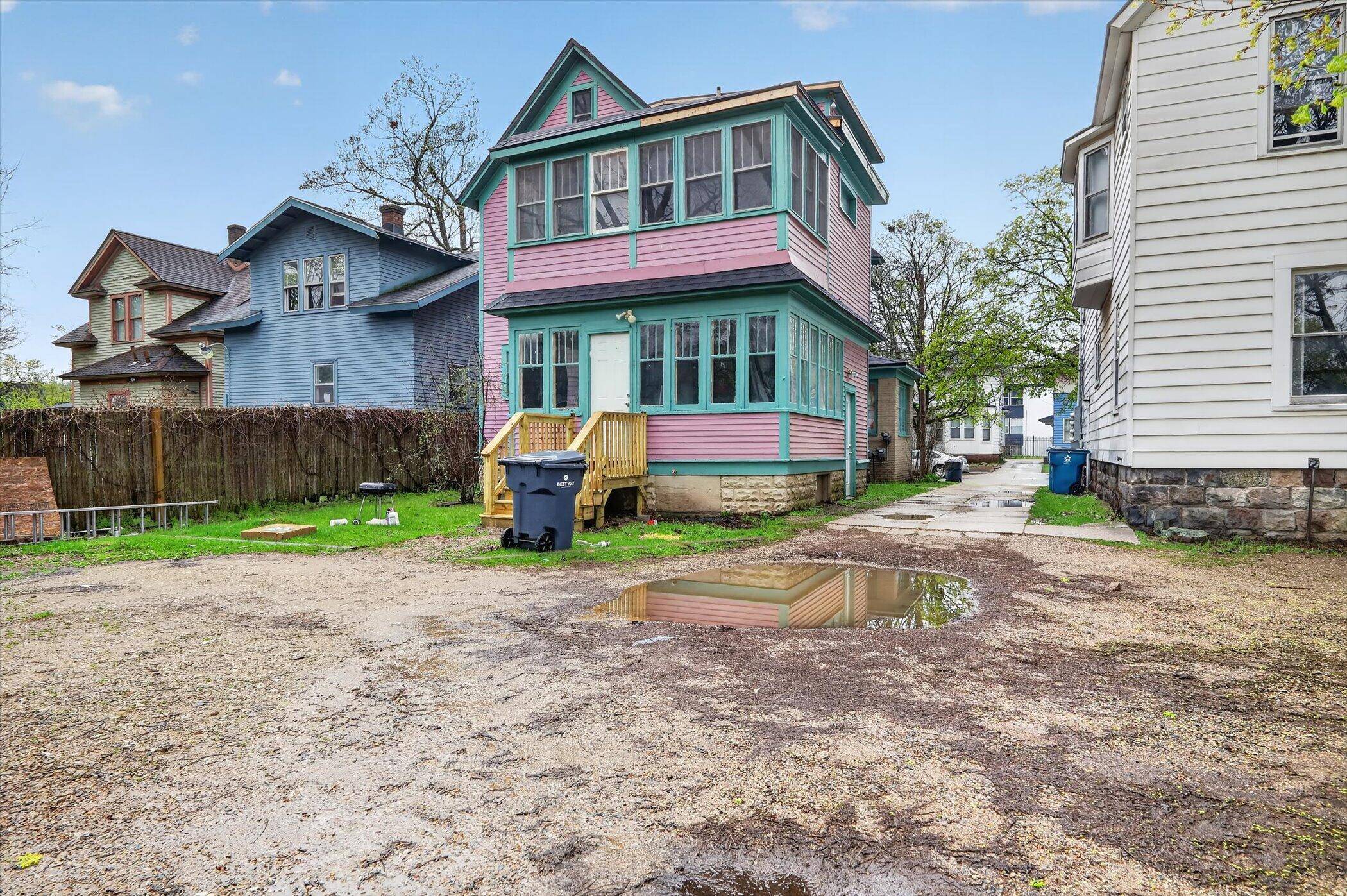 417 Locust ST #1 & 2, Kalamazoocity_kalamazoo, MI 49007