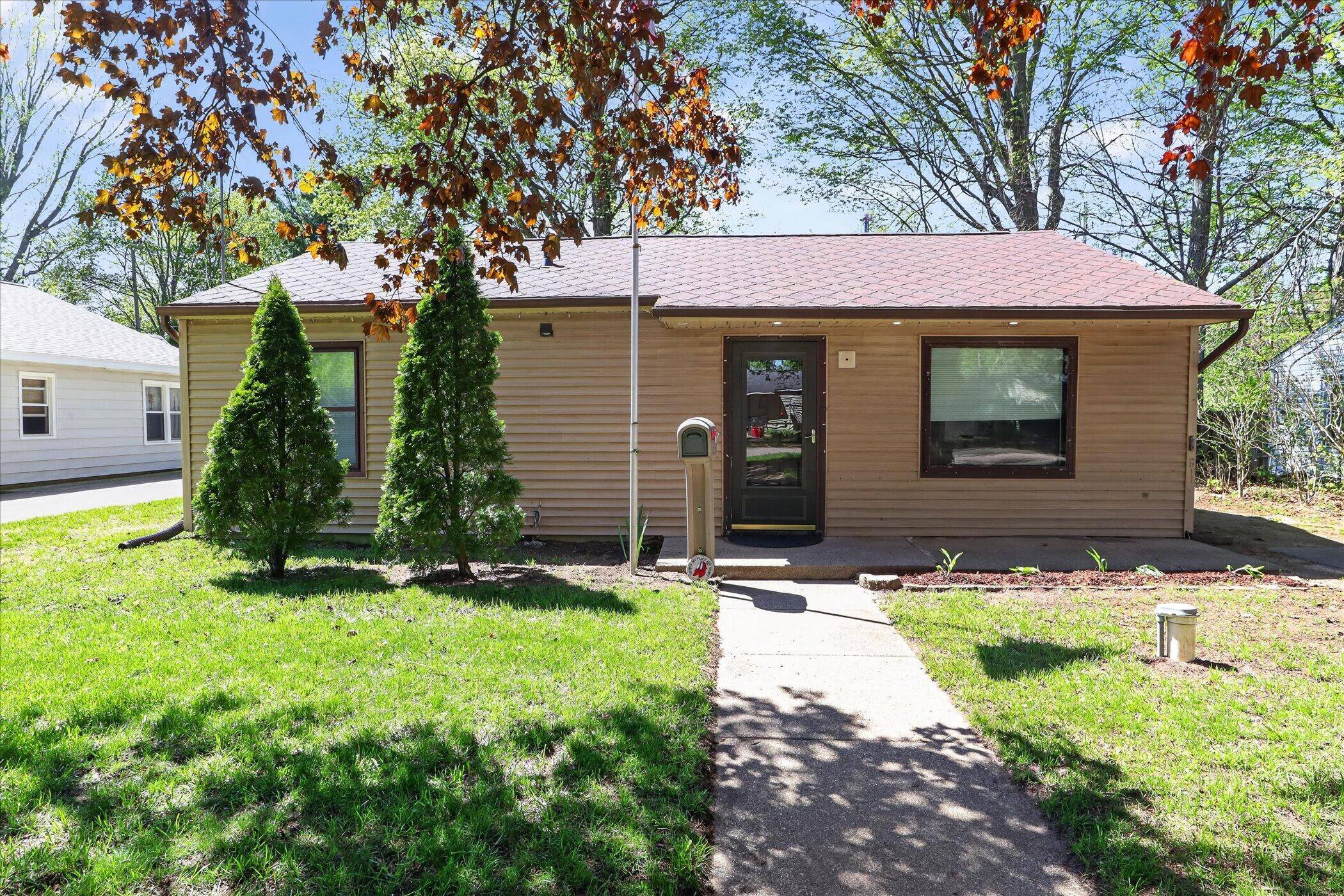 1893 Lewis DR, Nilestownship_berrien, MI 49120