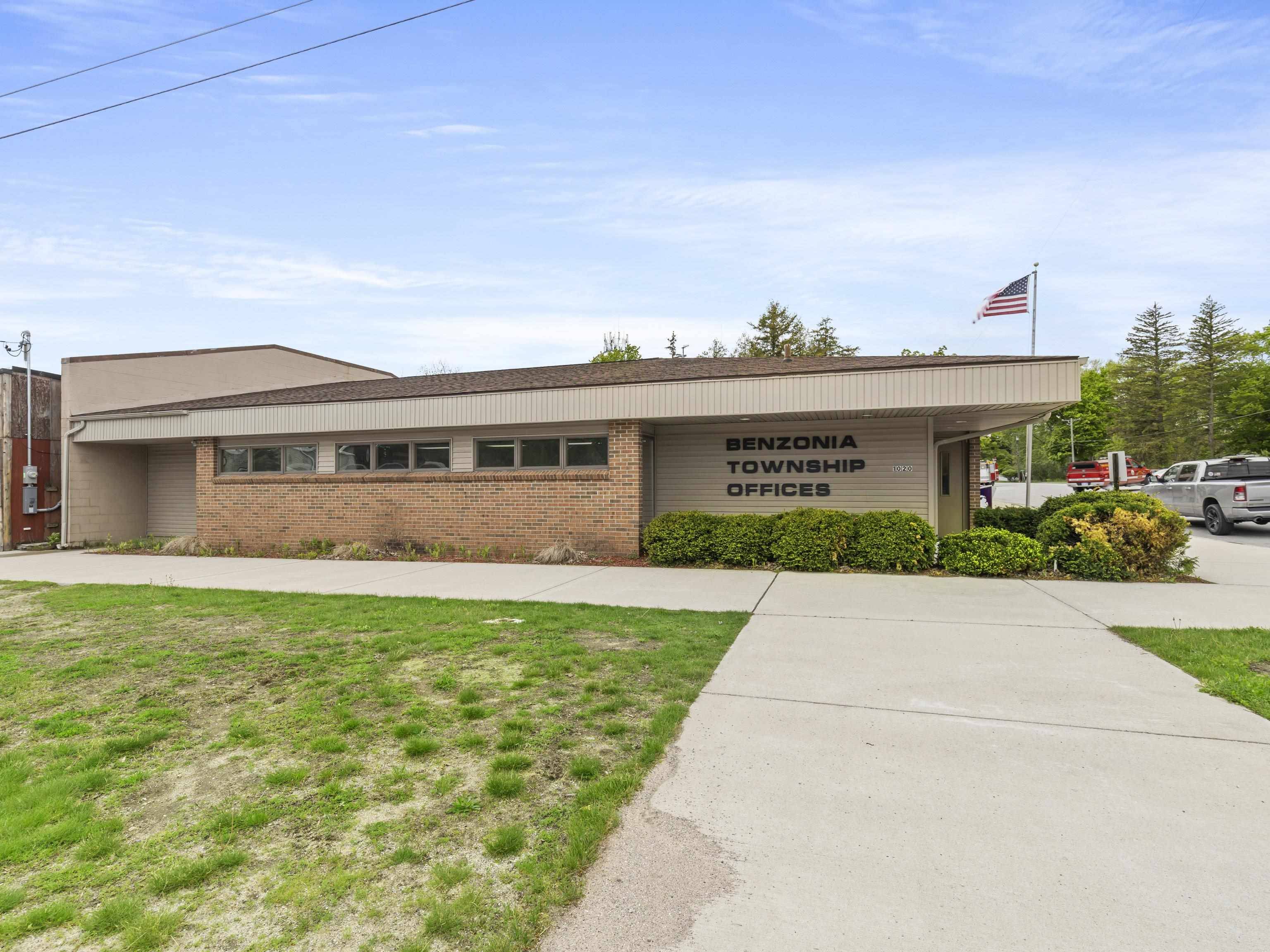 1020 Michigan AVE, Benzoniatownship_benzie, MI 49616