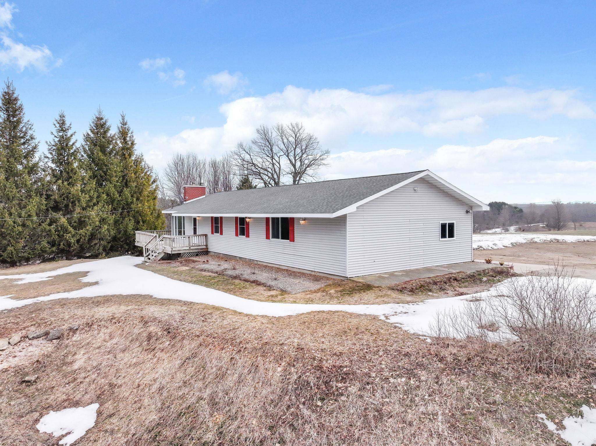 3800 N 13 RD, Antioch Twp, MI 49668