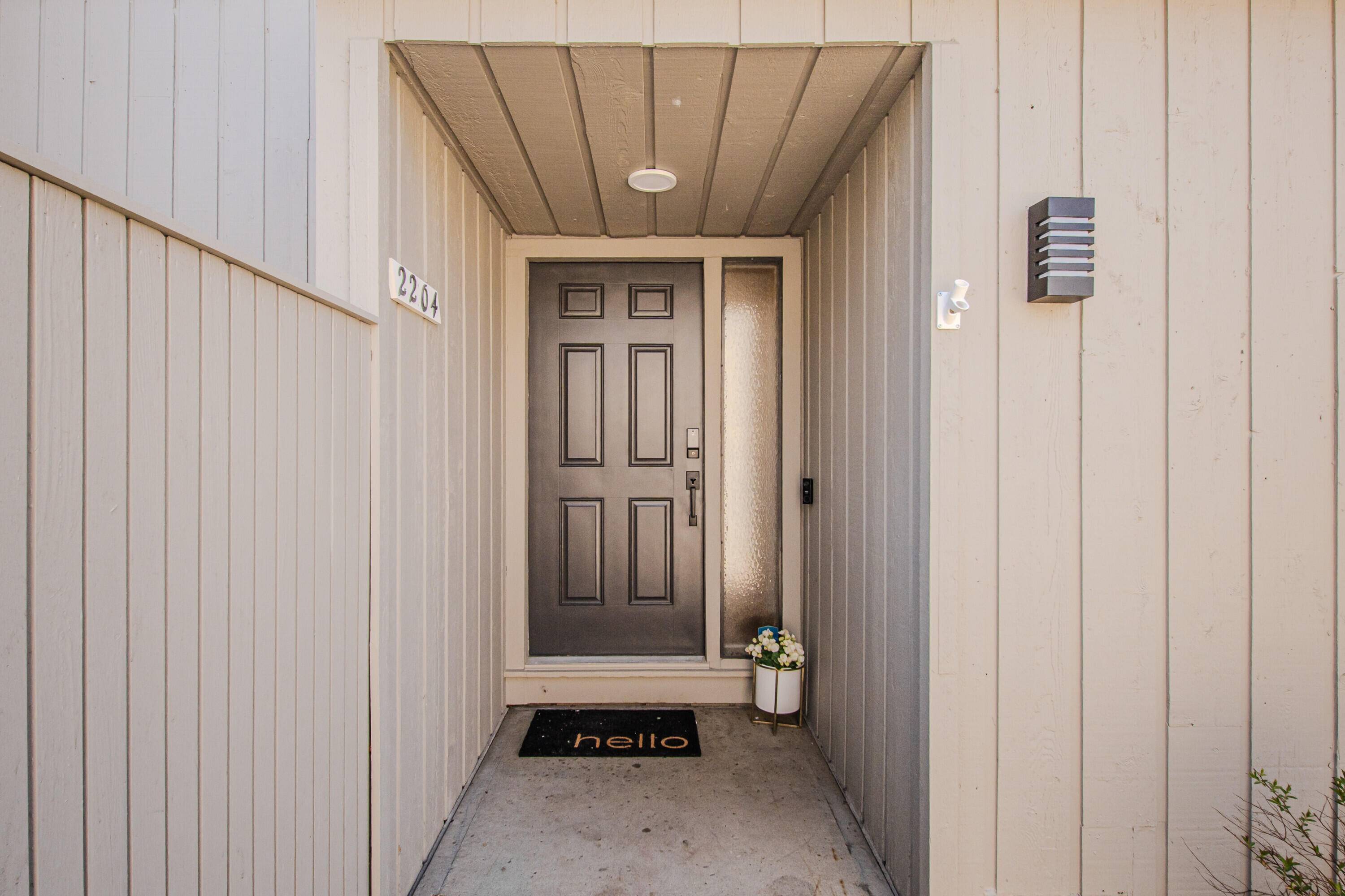 2204 Applewood CT, Annarborcity_washtenaw, MI 48103