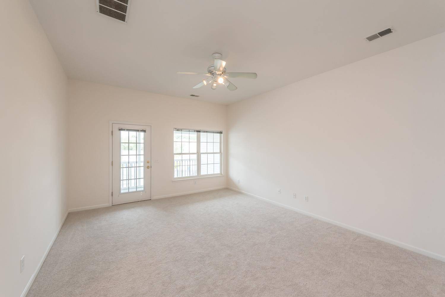 2800 S Knightsbridge CIR, Annarborcity_washtenaw, MI 48105