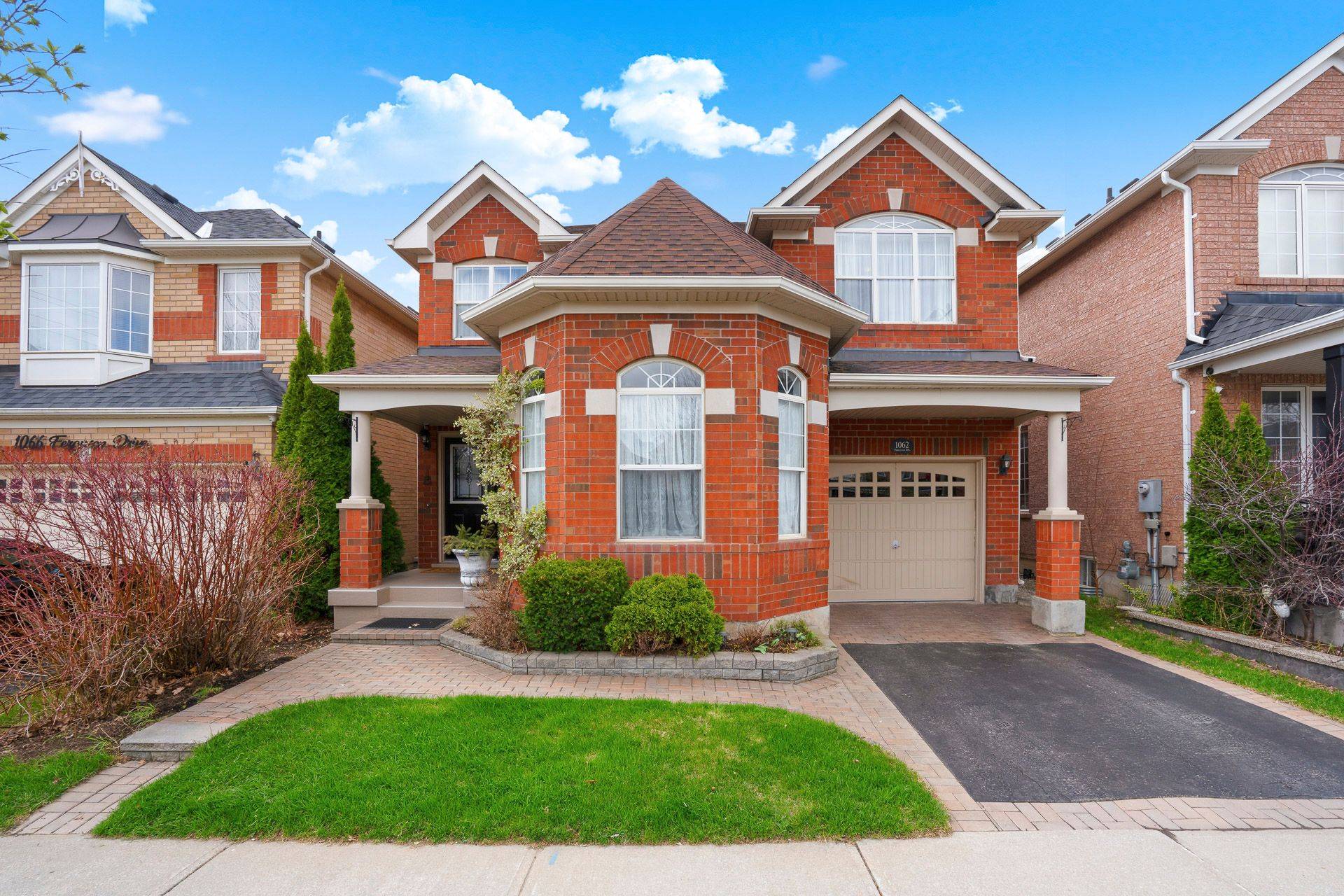 1062 Ferguson DR, Milton, ON L9T 6V2