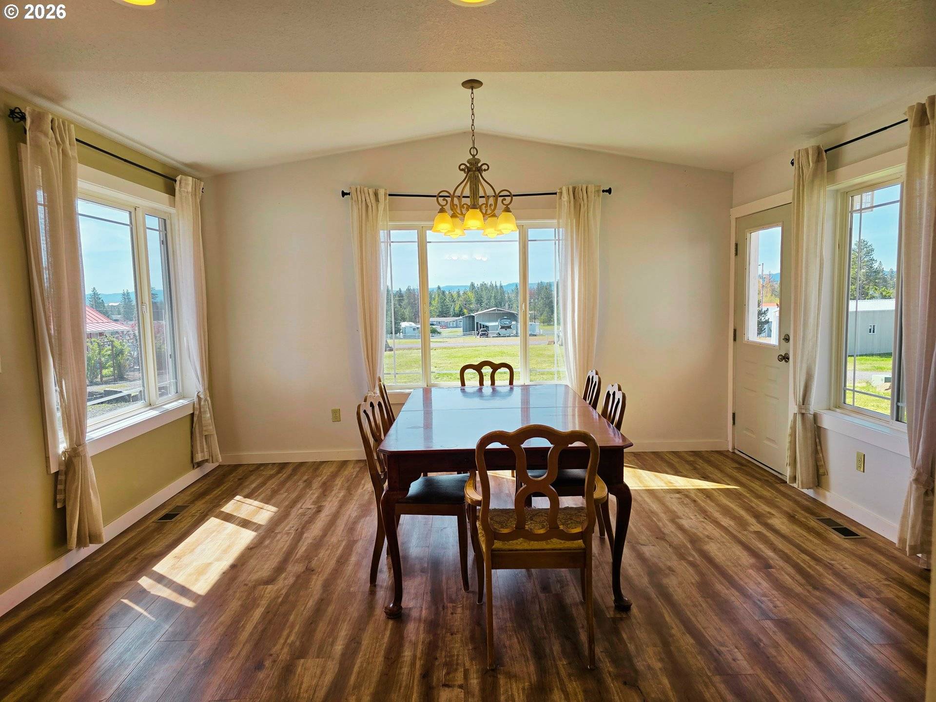 337 S COUNTY RD, Wamic, OR 97063
