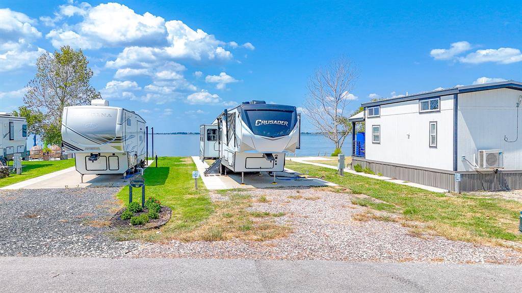 6452 Peninsula Road, Kerens, TX 75144