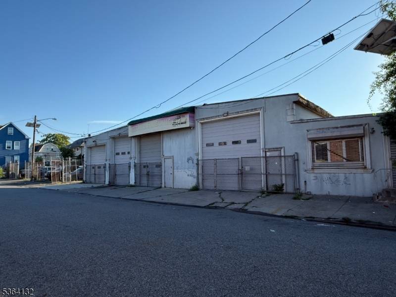862-868 E 26Th St, Paterson City, NJ 07513