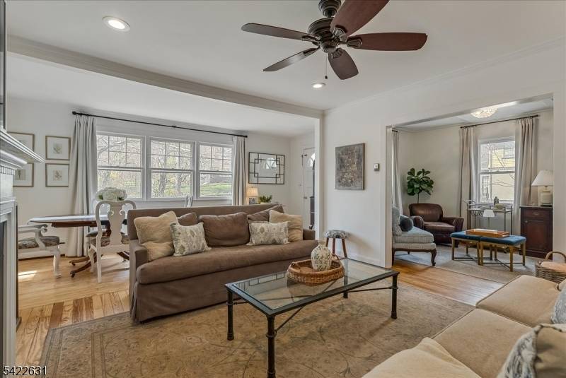 33 Holland Ave, Peapack Gladstone Boro, NJ 07977