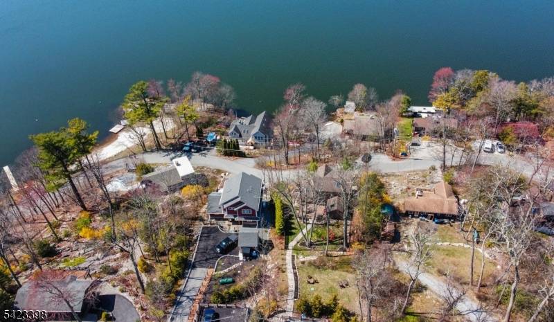 1046 Lakeside Dr E, Vernon Twp., NJ 07422