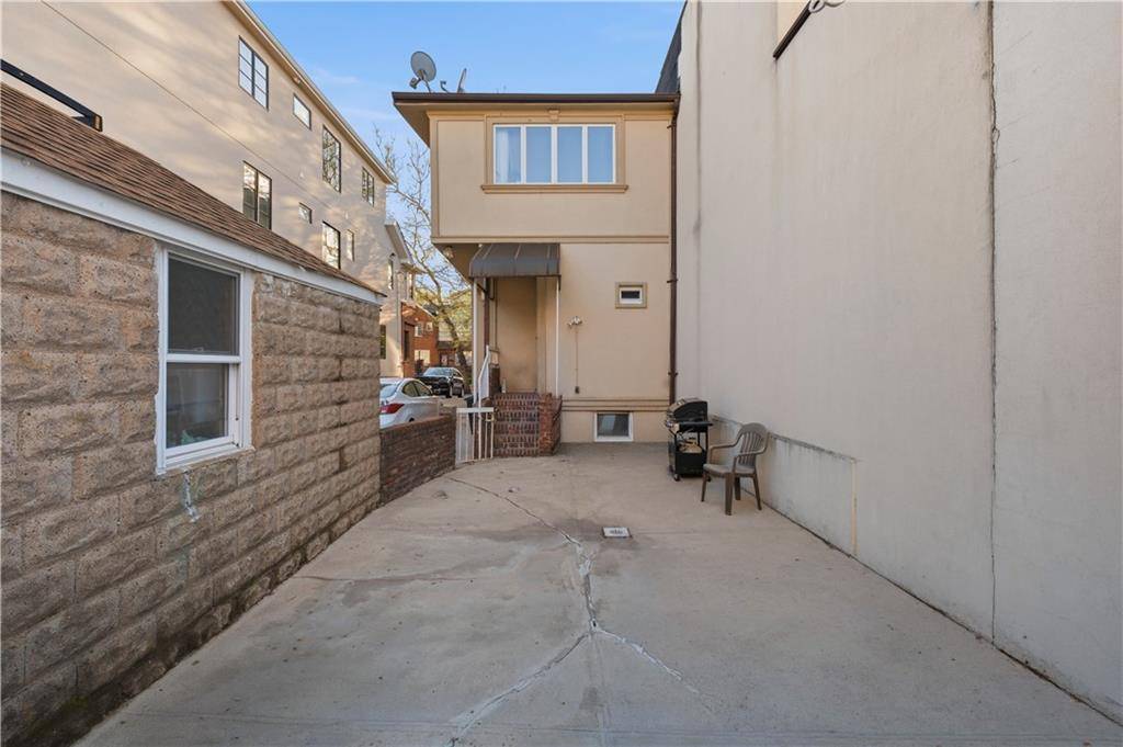 2049 East 1st ST, Brooklyn, NY 11223